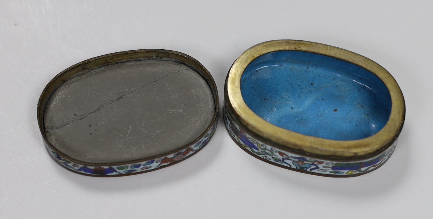 A Chinese cloisonné enamel ink box, late Qing dynasty, 7.5cm